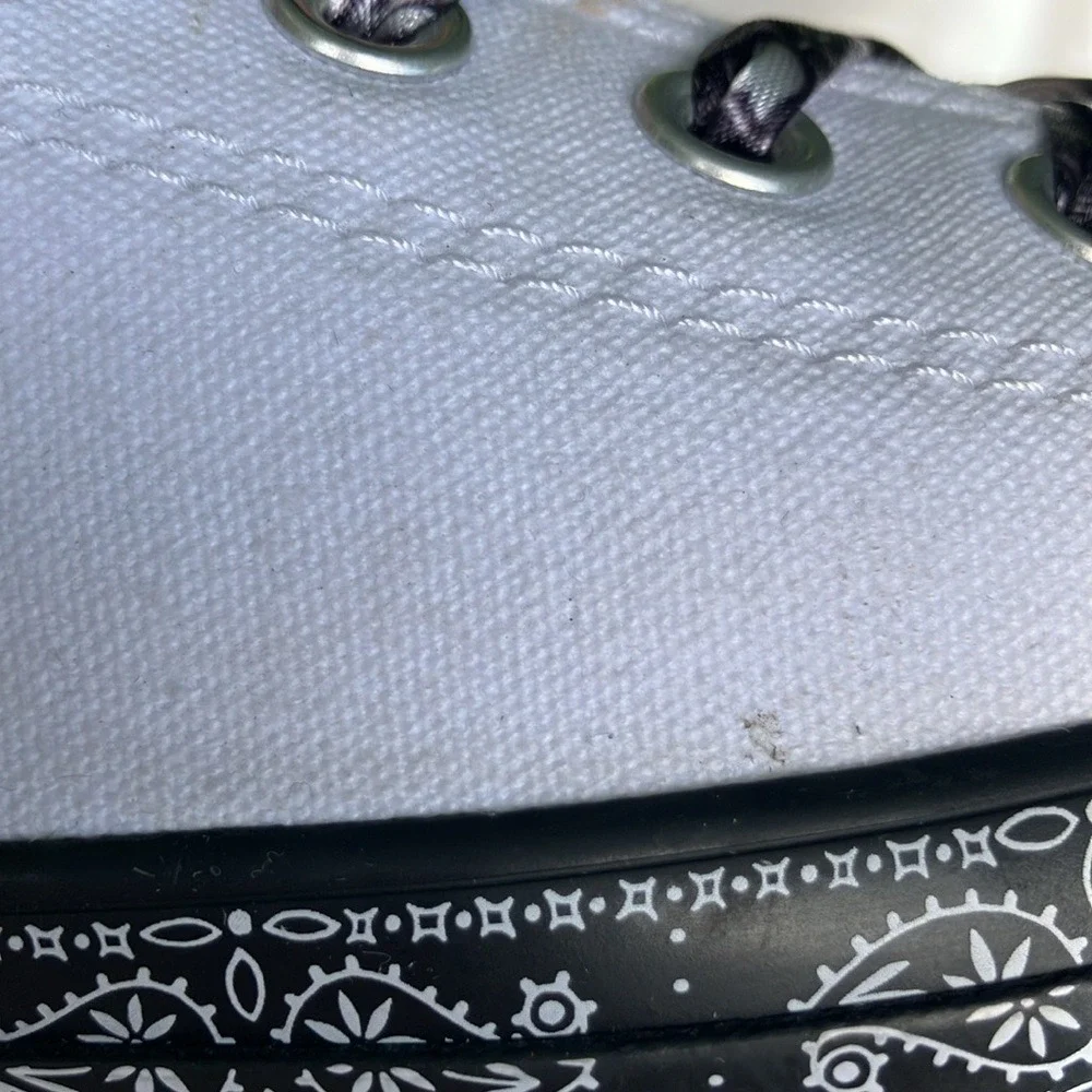 Converse X Miley Cyrus Chuck Taylor All Star Low Sneakers In White Black Bandana - Picture 6 of 10